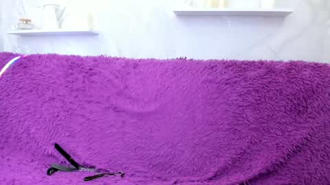 dianabardot online show from April 13, 8:59 am