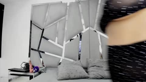 dianarous online show from February 16, 4:42 am