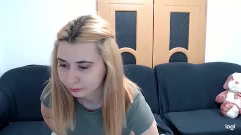 dianasmiey7 online show from March 8, 6:35 pm