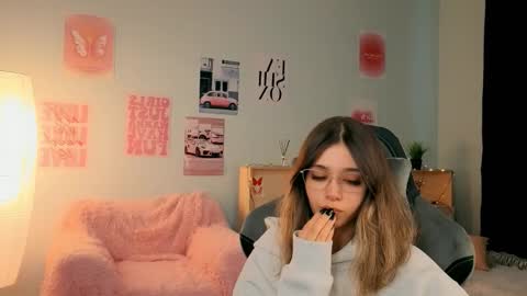 Sara Connor online show from March 1, 1:33 pm