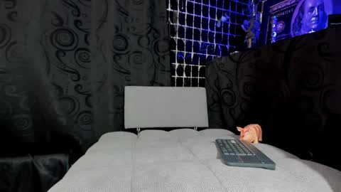 diosa aylaIndependent Model online show from June 2, 9:49 pm