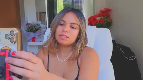 diosadeluniverso_ online show from February 3, 12:21 pm