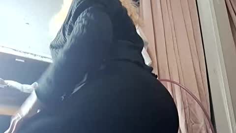 Daisy Wylde online show from February 3, 4:21 am