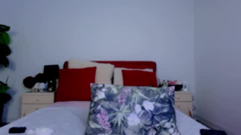 Chloe online show from April 2, 9:07 am