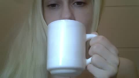 DitaMilton online show from March 6, 8:37 pm