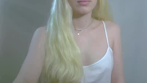 DitaMilton online show from November 26, 7:04 pm