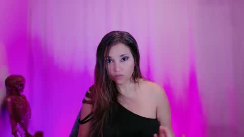 DivineLynn online show from February 6, 12:04 pm