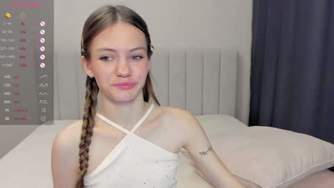 Polly online show from November 25, 4:03 am