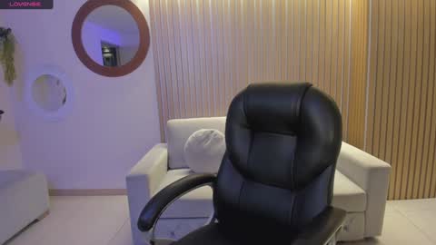 Dolcie  online show from December 19, 12:12 pm