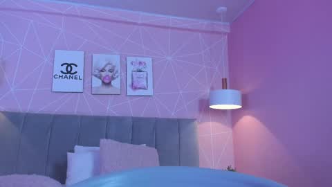 Call me Zoe  online show from February 17, 4:20 am