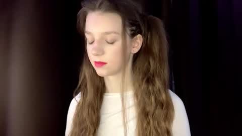 Kira online show from March 1, 5:01 pm