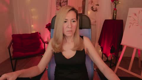 Donna online show from March 25, 7:28 pm