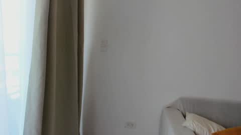 Donatella online show from December 5, 12:00 pm