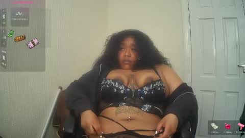 DeeDee online show from April 23, 1:24 pm