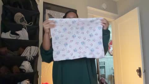 RIRI OR DREAMY online show from February 26, 5:52 pm