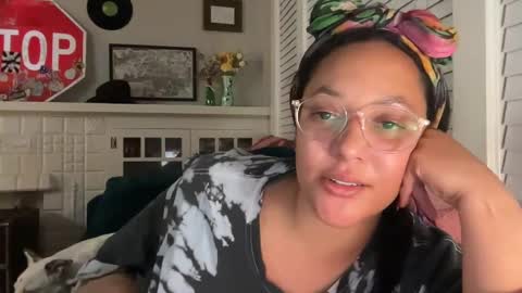 RIRI OR DREAMY online show from March 6, 3:13 am