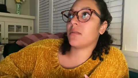 RIRI OR DREAMY online show from February 10, 3:24 am