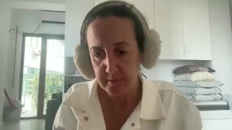 Dr. Resa online show from October 11, 12:30 pm