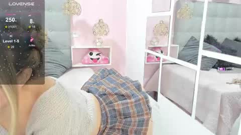 Dulce  online show from September 13, 7:55 pm