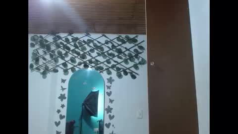 ebony_luna1 online show from April 20, 12:52 pm