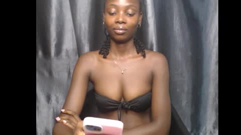 Ella online show from March 24, 9:03 am