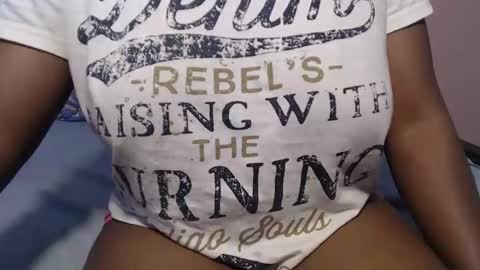 ebonysmiles00 online show from June 3, 7:08 pm
