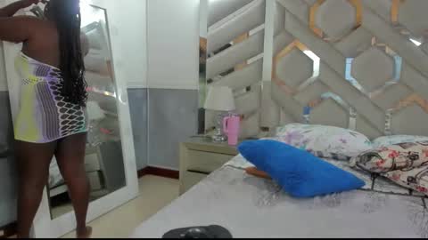 ebonysquirtcol online show from January 6, 8:34 pm