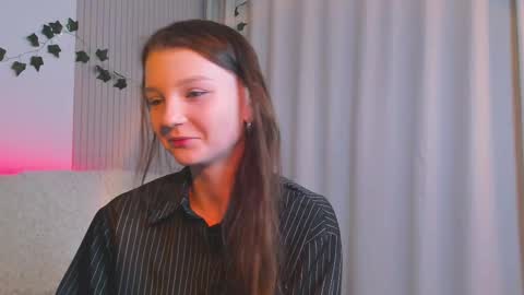 Lisa  online show from February 25, 12:36 am