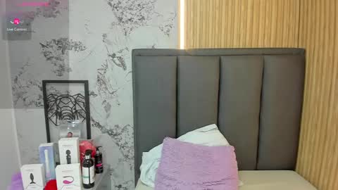  E F F Y  online show from September 13, 7:55 pm