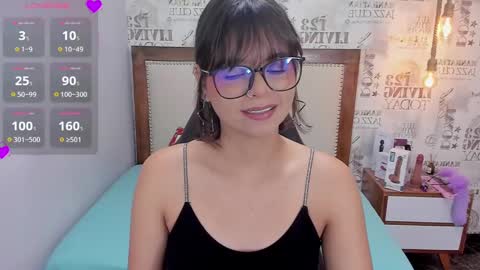  E F F Y  online show from December 19, 7:51 pm