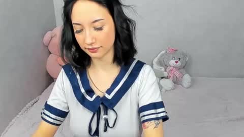 eileenmoores online show from February 12, 4:30 pm