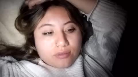 EIMY   MODEL INDEPENDENT online show from October 2, 5:01 am