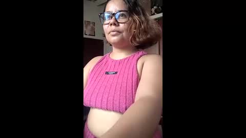 eimy_saenzz online show from March 5, 6:04 pm