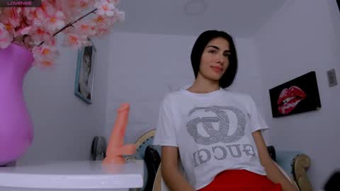 eimy online show from February 6, 12:04 pm