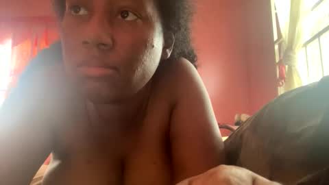 Eirondra Valeen online show from November 9, 6:04 pm