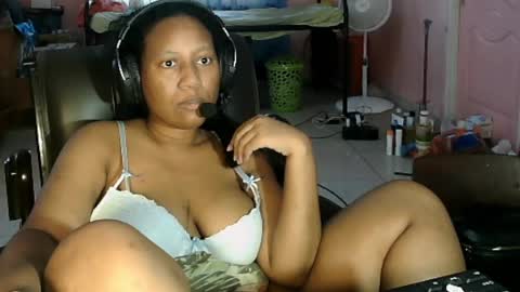 Eirondra Valeen online show from April 8, 2:41 pm