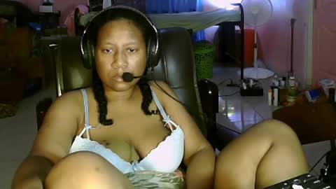 Eirondra Valeen online show from April 4, 7:40 am