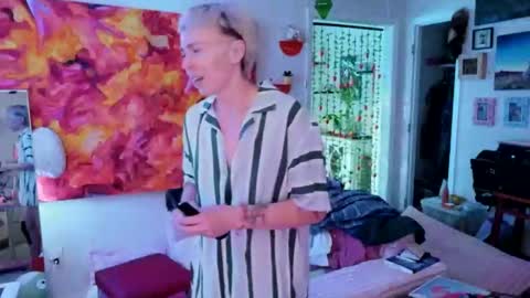 ejrabloom online show from March 31, 3:17 am