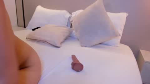 elara_bloom_ online show from February 27, 7:35 pm