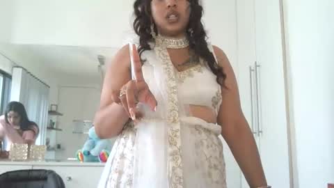 Kaykay online show from October 20, 1:58 pm