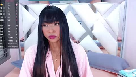 L A U R A online show from January 15, 6:40 pm