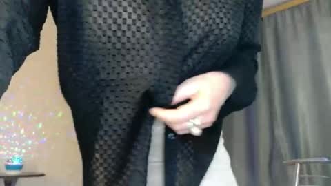 elenaza online show from March 1, 3:45 pm