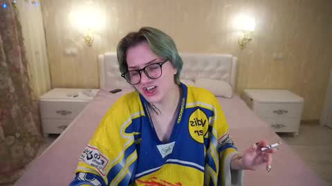 Luna online show from February 4, 11:46 am