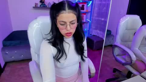 Eliie online show from February 25, 4:35 am