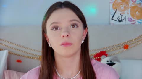 ElisabethDavis online show from December 6, 8:06 pm