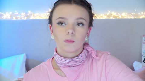 ElisabethDavis online show from January 18, 5:15 pm