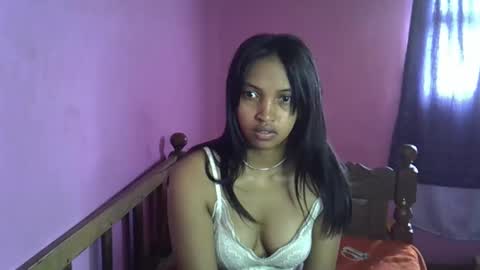 elisah01 online show from April 11, 7:45 am