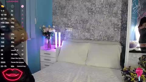 elisajanex online show from October 13, 8:33 pm