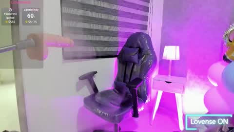 ELISE LEYTON online show from October 6, 6:45 pm