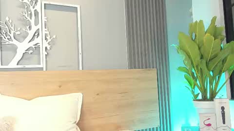 Elise Play Boobs online show from July 10, 11:26 pm
